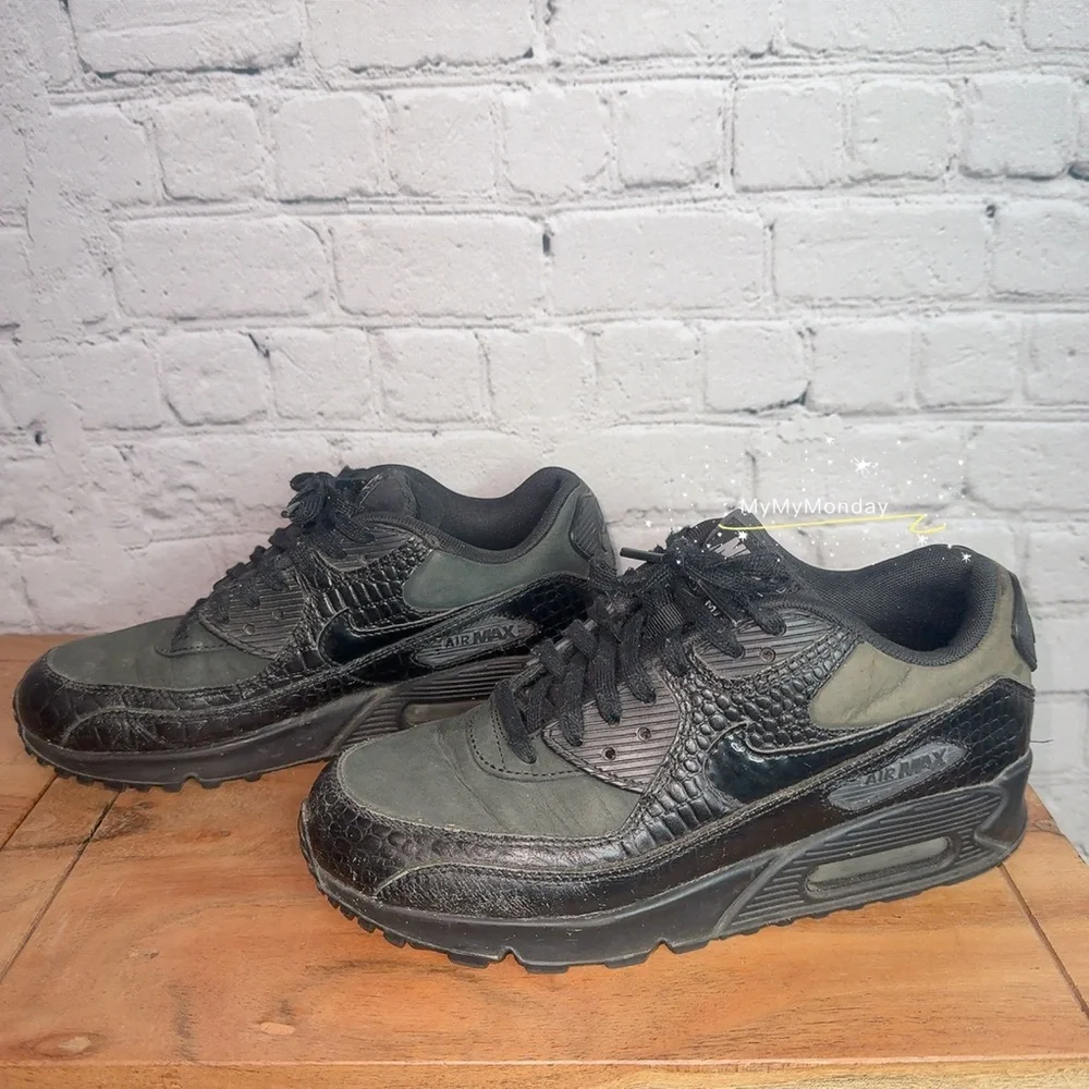 Nike Air Max Black Croc Sneakers - Picture 3 of 7
